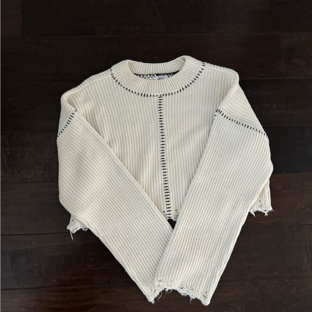 Urban outfitters stitched cropped sweater